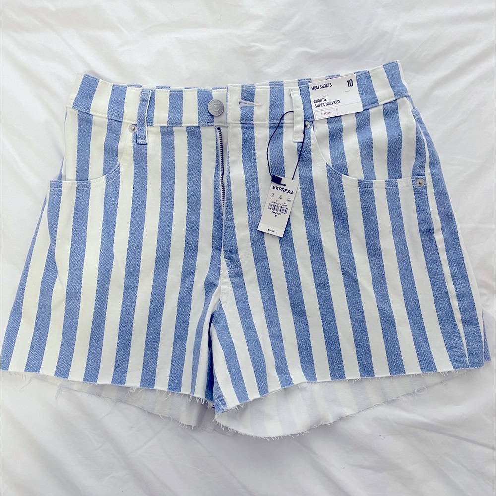 Express Shortie Super High Rise Mom Shorts (stretch). Size 10. New with tags.